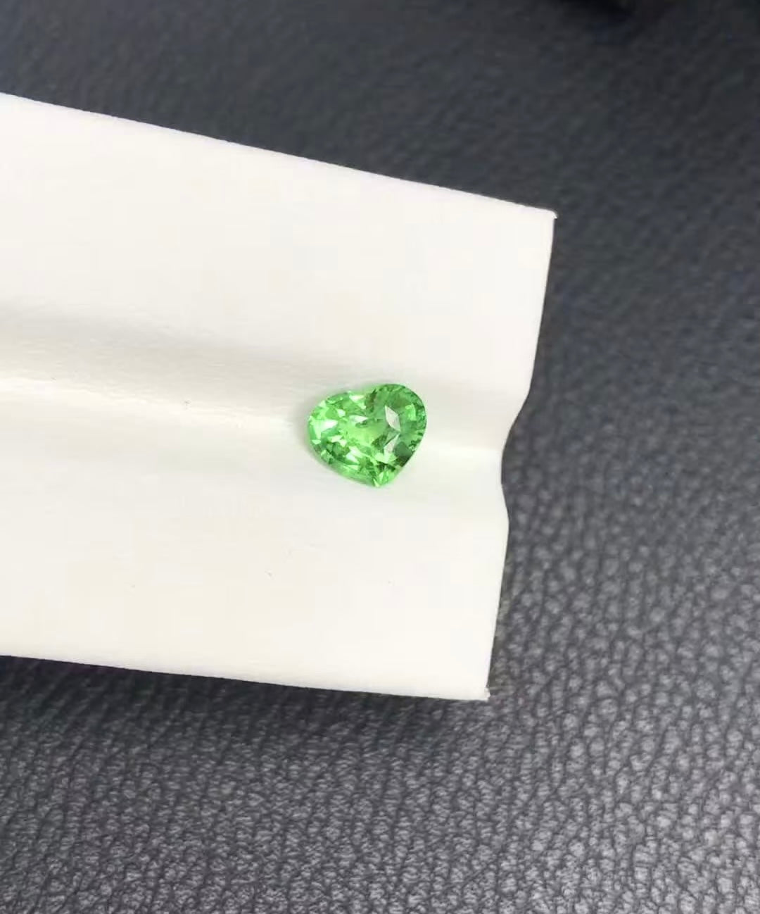 心形薄荷绿沙弗莱