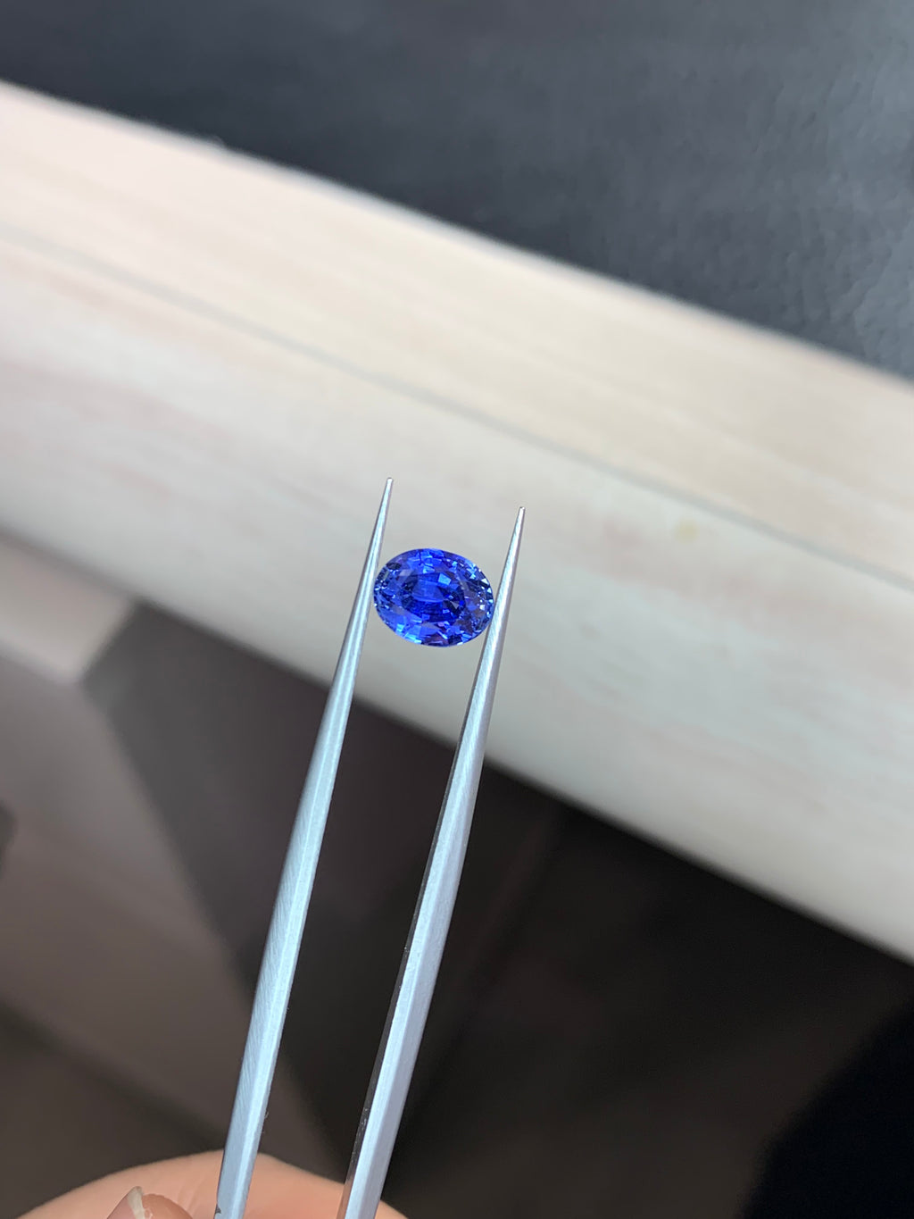 矢车菊椭圆蓝宝石