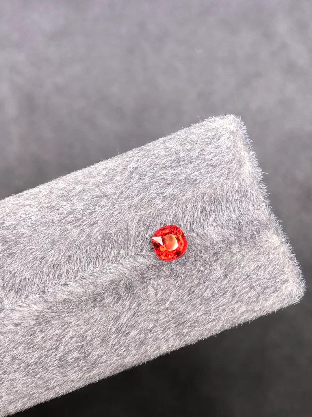 橙红尖晶石