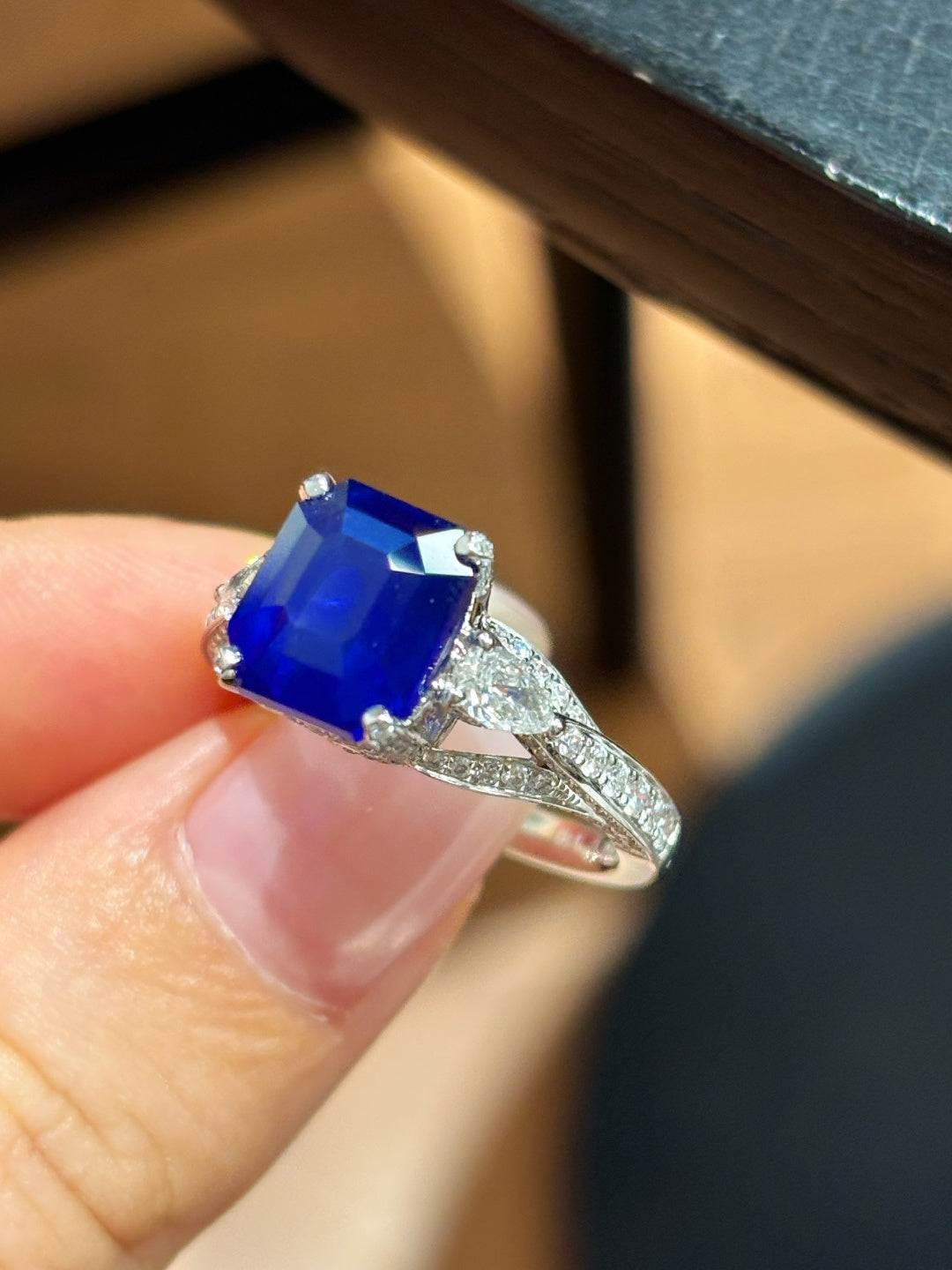 高级别皇家蓝蓝宝石戒指💍经典三石款